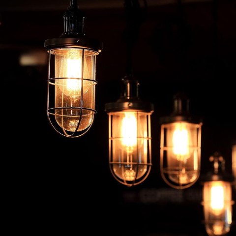 Żarówka LED V-TAC 8W E27 filament bursztyn vintage ST64 VT-1968 2200K 720lm 2 lata Gwarancji Żarówka LED V-TAC 8W E27 filament bursztyn vintage ST64 VT-1968 2200K 720lm 2 lata Gwarancji