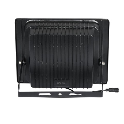 Projektor LED solarny V-TAC 35W czarny IP65 pilot timer VT-100W 4000K 2450lm 2 lata Gwarancji Projektor LED solarny V-TAC 35W czarny IP65 pilot timer VT-100W 4000K 2450lm 2 lata Gwarancji