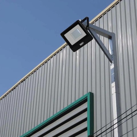 Projektor LED V-TAC 20W SAMSUNG CHIP Czujnik Ruchu Czarny Przewód 1M VT-128S-1 6400K 1510lm 5 Lat Gwarancji Projektor LED V-TAC 20W SAMSUNG CHIP Czujnik Ruchu Czarny Przewód 1M VT-128S-1 6400K 1510lm 5 Lat Gwarancji